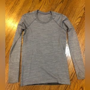 Lululemon Black/White Striped Long-Sleeve Top Sz 8